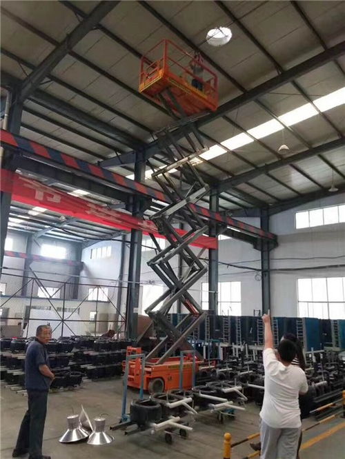 山東明通高空車(chē)租賃公司 槐蔭區(qū)越野剪刀車(chē)租賃,機(jī)場(chǎng)修建專(zhuān)用車(chē)